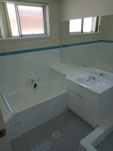 rsw1280 9 Bathroom Resurfacing, Feature Tile