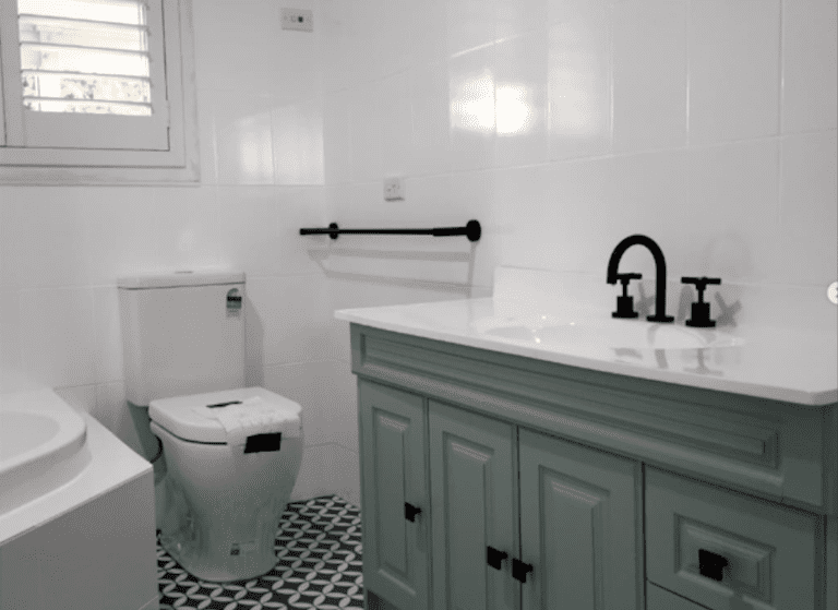 Bathroom after professional resurfacing